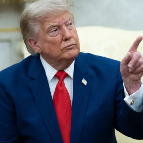 Trump pospone a última hora un ataque contra Irán haber alcanzado con el régimen «las bases de un acuerdo»