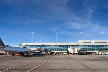 Cinco heridos tras una fuerte turbulencia por mal tiempo que desvió una veintena de vuelos en Colorado