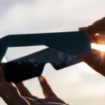 Cómo saber si tus gafas para ver el eclipse solar total de hoy están correctamente homologadas