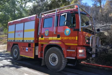 Confinadas 1.200 personas por un incendio en un macizo cerca de la ciudad de Narbona