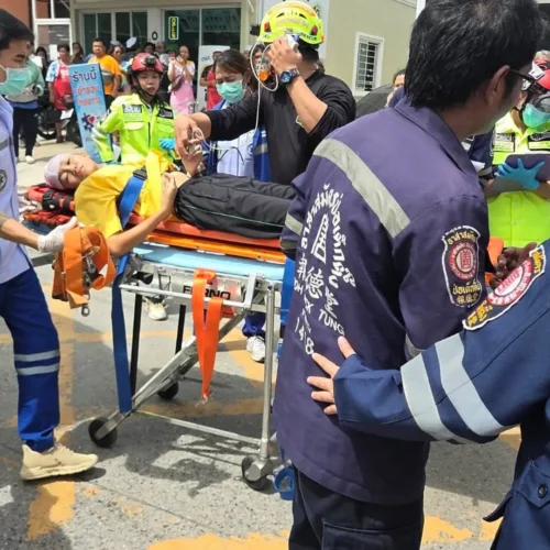 Al menos seis muertos y 15 heridos en un tiroteo dentro de un instituto de Tailandia