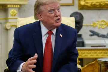 Trump pausa tres días los aranceles del 50 % a Canadá y asegura que hay un acuerdo