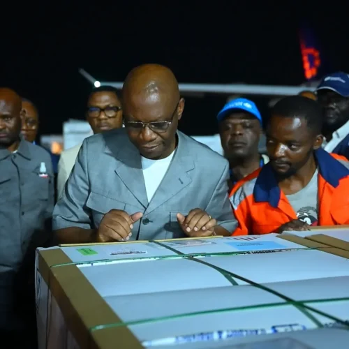 RDC recibe la primera remesa de la vacuna Ervebo para intentar combatir el terrible brote de ébola que asola el país