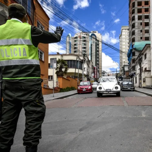 La expareja del exasesor de Milei y Paz asegura que la tirotearon para evitar que «contara todo lo que sabía»