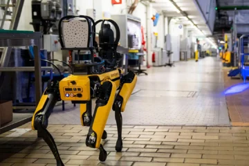 EEUU planea invertir dos millones de dólares en perros robots para operativos del ICE