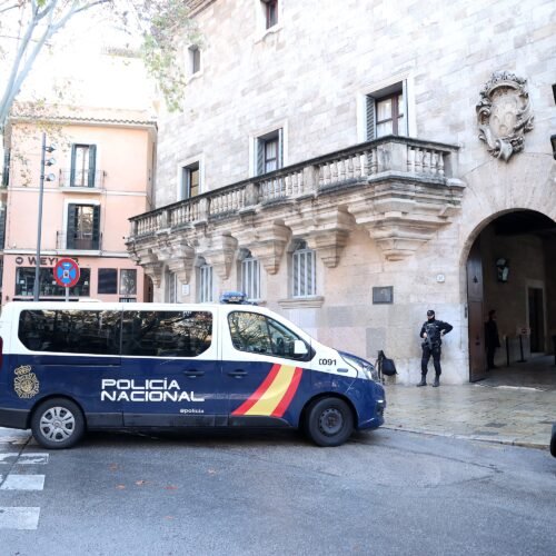 Detenidos dos canteranos del Mallorca por grabar relaciones sexuales con una menor en una vivienda de Palma