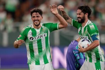 La afición del Real Betis se ilusiona con Isco