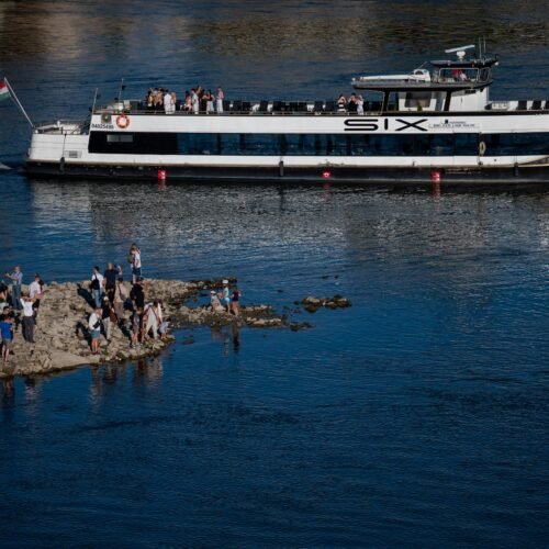 La sequía arruina el crucero por el Danubio de 120 españoles: “Vamos a terminar haciendo 1.500 kilómetros en autocar”
