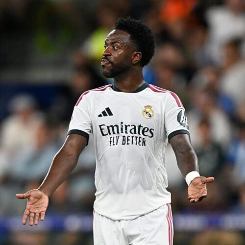 Mourinho sale en defensa de Vinicius: «Recibe bullying de los adversarios y del público»