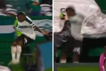 La celebración más surrealista: marca, cae por un foso al festejar, se lesiona y le anulan el gol