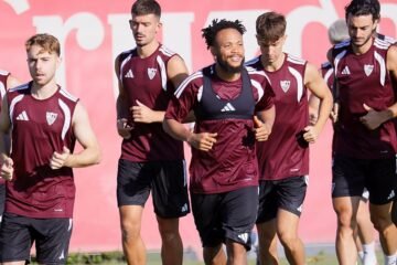 La situación de los descartes del Sevilla FC, la otra tarea de José Ignacio Navarro