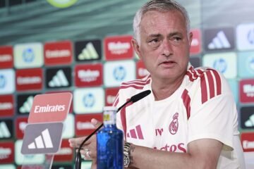 Mourinho: «Todos estos años, con cada título del Madrid, me llamaba el presidente»