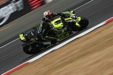 Raúl Fernández domina en el indómito  Silverstone; Márquez sobrevive