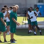 El Betis le ofrece tres años más a Gnangoro, sondeado por clubes de Primera y Segunda