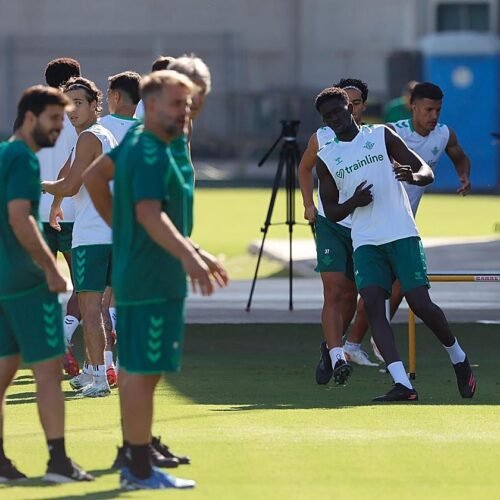 El Betis le ofrece tres años más a Gnangoro, sondeado por clubes de Primera y Segunda