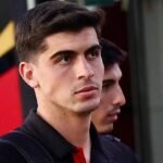 Juanlu regresó a Sevilla para enfilar su marcha al Bournemouth: «A los sevillistas los quiero a todos muchísimo»