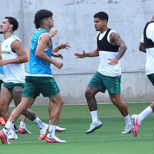 Morante volvió a ejercitarse con el grupo en el entrenamiento de este domingo