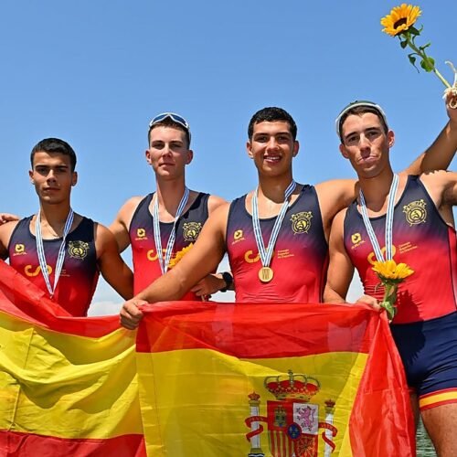 España, campeona del mundo juvenil en cuatro sin timonel, con tres remeros andaluces en su tripulación