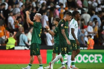 Compás de espera entre el Betis y Hull City por Pablo García