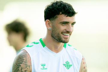 Troy Parrott ya conoce a sus compañeros y podría debutar en Mestalla con el Betis