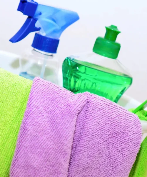 Los productos de limpieza perfumados crean contaminación atmosférica invisible similar a la del tráfico urbano
