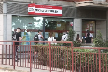 El primer estudio sobre IA de Fedea y BBVA concluye que aún no destruye empleo en España, pero pone en la diana a los jóvenes