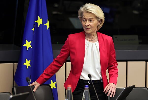 Von der Leyen se dirige «directamente al pueblo de España»: «La frontera de Ceuta es una frontera europea. Porque Ceuta es España. Ceuta es Europa»