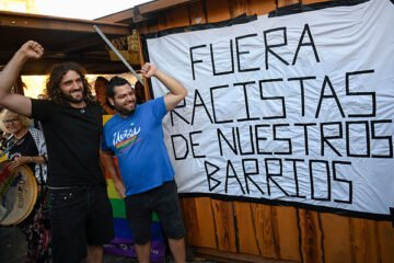 La presión fuerza al alcalde de Oviedo a condenar la paliza en San Mateo y las víctimas instan a detener a los agresores: «Ya los han identificado en redes sociales»