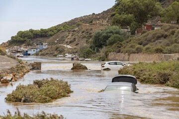 Alertas por lluvias en España, última hora hoy en directo | El temporal llega a Baleares tras haber causado un millar de incidencias en la Comunidad Valenciana