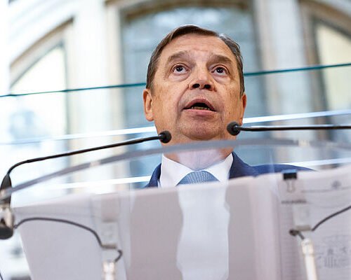 El campo mantiene las movilizaciones por la subida de los carburantes, aunque Planas promete prorrogar las ayudas hasta diciembre