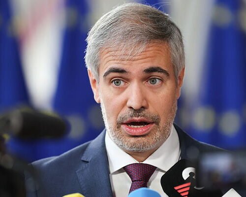 El Gobierno irrita a los socios europeos al vincular el futuro y la seguridad de Ucrania y de la UE a que el catalán sea oficial