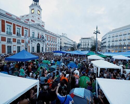 Acampada en la Puerta de Sol, en directo | Sumar advierte de que el acuerdo con el PSOE sobre el real decreto ley de vivienda sigue «muy lejos» de cerrarse