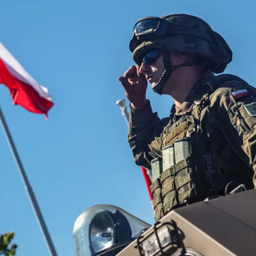 Polonia despliega cazas en su espacio aéreo ante una nueva oleada de ataques de Rusia contra Ucrania
