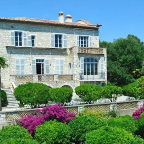 Roban cuatro obras de arte del museo Renoir en Francia con un valor de nueve millones