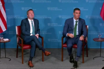 La sorpresa de Harvard: estudiantes preguntan a Sánchez por la corrupción y los casos de su esposa y su hermano