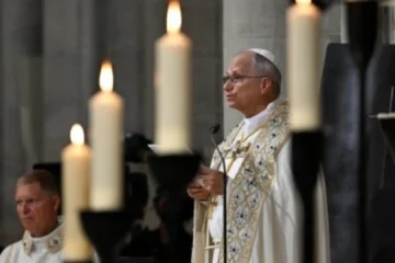 El papa León XIV pide desde Notre Dame una Iglesia abierta que ‘acoja al extranjero’