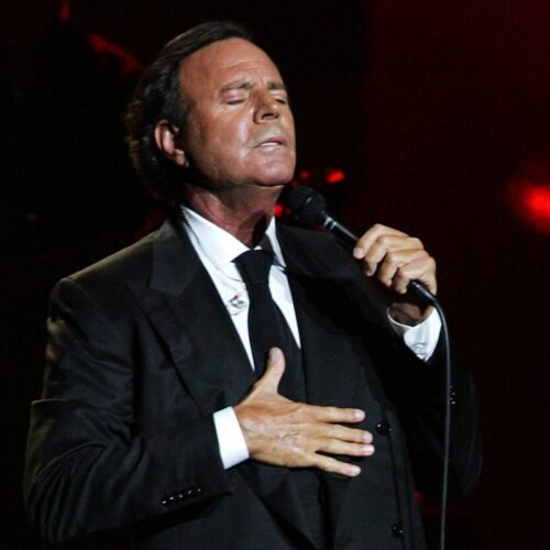 El Supremo rechaza la demanda de Julio Iglesias contra Yolanda Díaz por falta de competencia