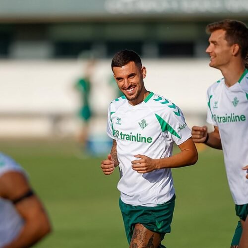 Dani Ceballos ya aparece inscrito en LaLiga con el Betis