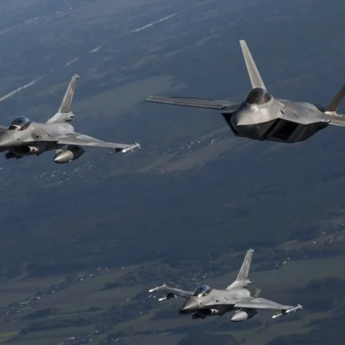 La OTAN despliega aviones de combate por la incursión de varios drones en el espacio aéreo de Estonia