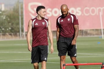 Vargas y Marcao entrenan con el grupo a pocas horas del cierre del mercado