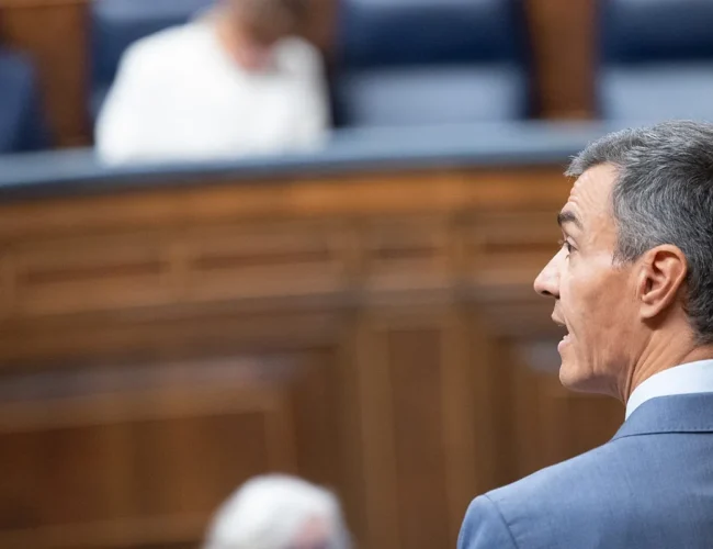 Sánchez echa balones fuera al ser preguntado por los menores de Ceuta: «Eso a Vivas»