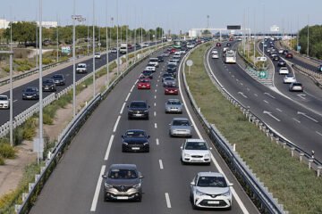 La DGT prevé 5,34 millones de desplazamientos por carretera por el puente de Todos los Santos que arranca hoy