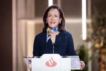 Santander gana 12.405 millones hasta septiembre, un 20% más, por la venta de Polonia