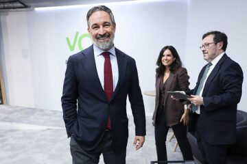 Los 70 diputados de Vox, el listón clave que espera el PSOE y que «puede hacer la legislatura casi imposible» para el PP