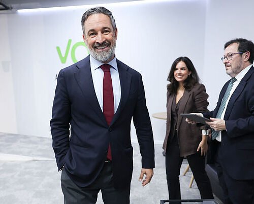 Los 70 diputados de Vox, el listón clave que espera el PSOE y que «puede hacer la legislatura casi imposible» para el PP