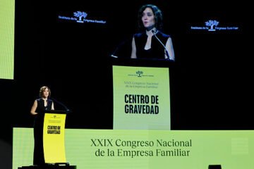 Ayuso anuncia batalla legal contra los decretos «trampa» de vivienda y «una ley contra la Hiperregulación» en Madrid