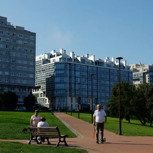La España de las desigualdades: la vivienda cuesta hasta 17 veces más según el municipio y la renta varía hasta 6,5 entre barrios