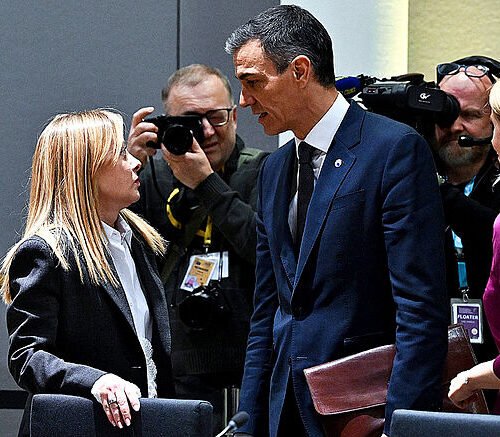 La Comisión Europea abre expediente a España por la regularización de inmigrantes