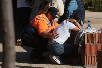 El epicentro de «la esperanza» por las víctimas en el Centro Parroquial de Toledo: «Que no se ‘caguen’ en nadie, que no despotriquen, rezamos por ellos»