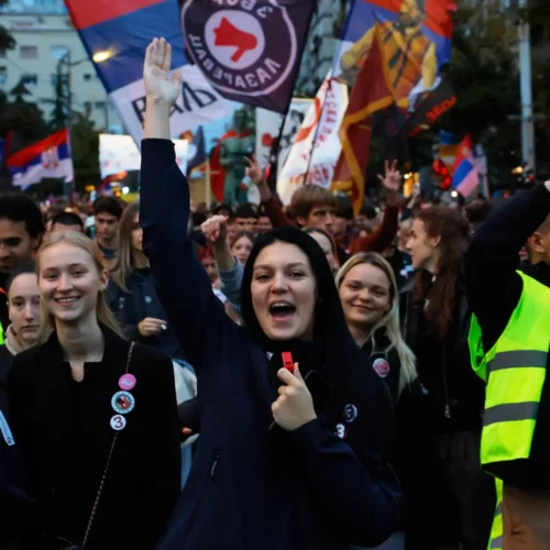 Así es la Lista de Estudiantes, el partido que podría acabar con Vučić en Serbia: médicos, actores… y una leyenda del baloncesto